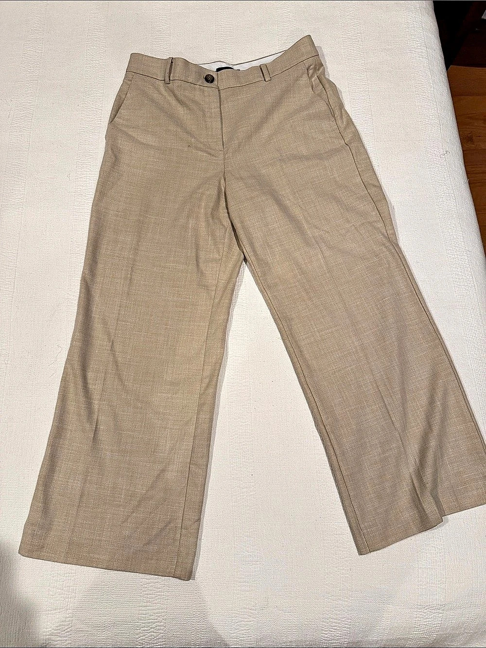 Ann Taylor 12P Wide Leg Pants in Beige Like New